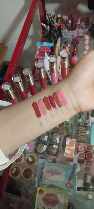 رژگونه مایع براش دار